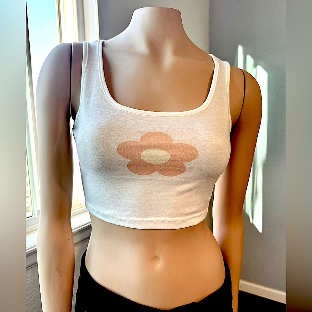 Unbranded cropped tank top with retro flower motif, white, size small